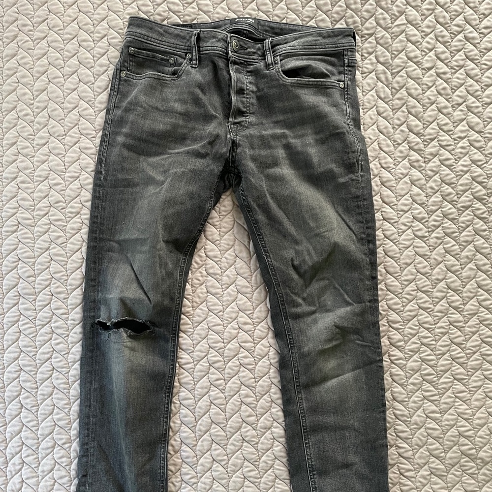 Jack & Jones "Glenn" Slim Fit Button-Fly Jeans (32x30, Distressed Black)